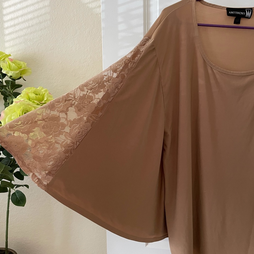 Anthony flowing blouse with lace. Size M/L